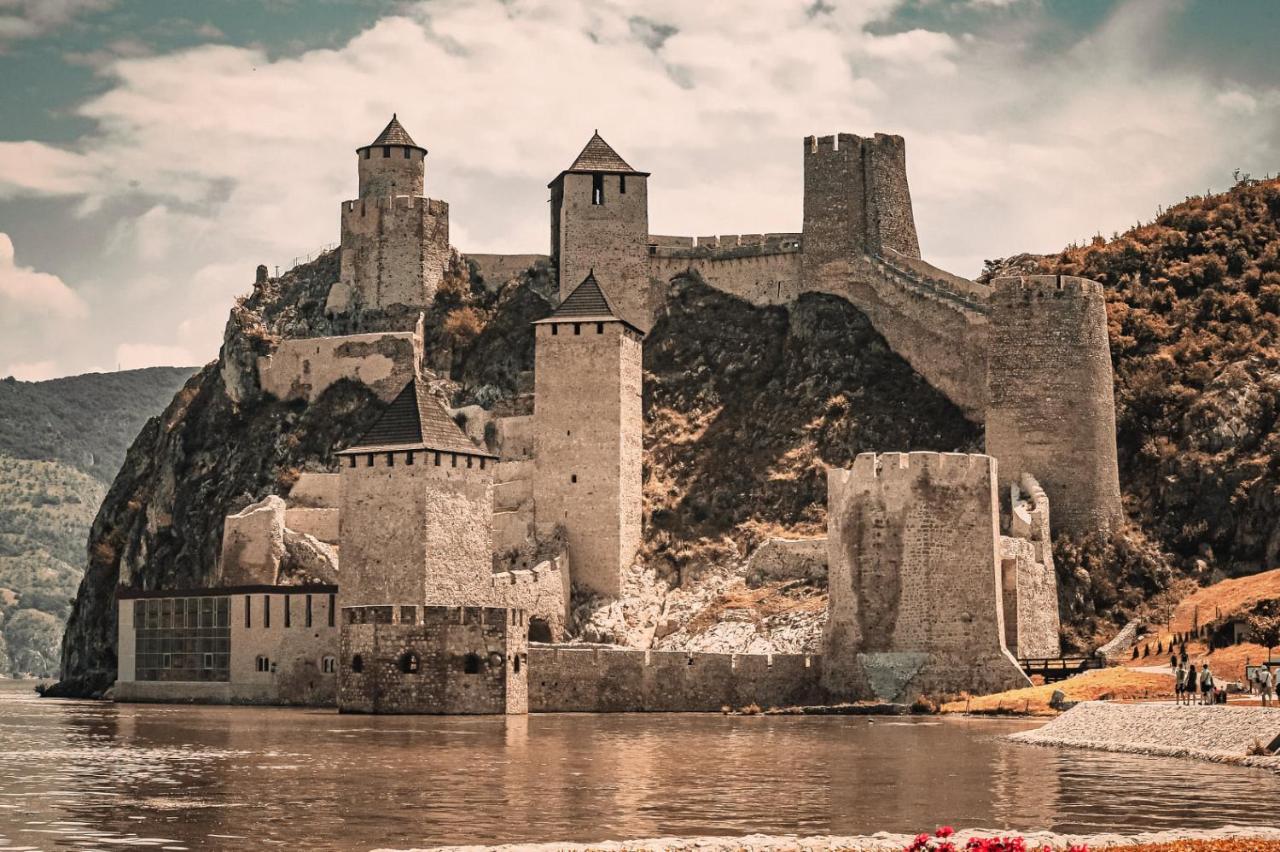 Carobni Breg Villa Golubac Eksteriør billede